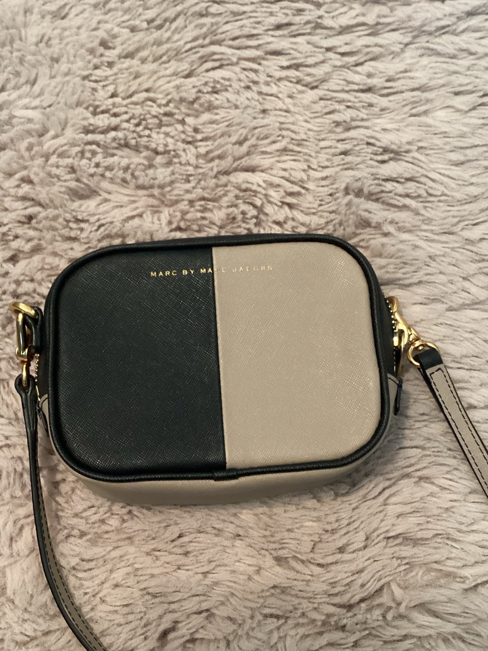 Marc by Marc Jacobs Black & Beige Two-Tone Crossbody Camera Bag